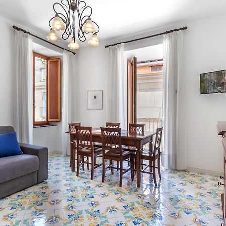 Comfy Apt 4 Sleeps Right In The Centre Sorrento Eksteriør billede