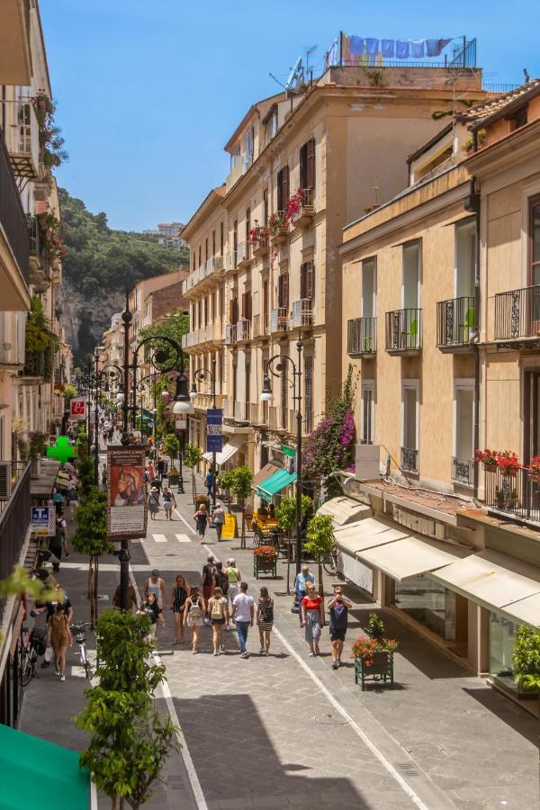 Comfy Apt 4 Sleeps Right In The Centre Sorrento Eksteriør billede