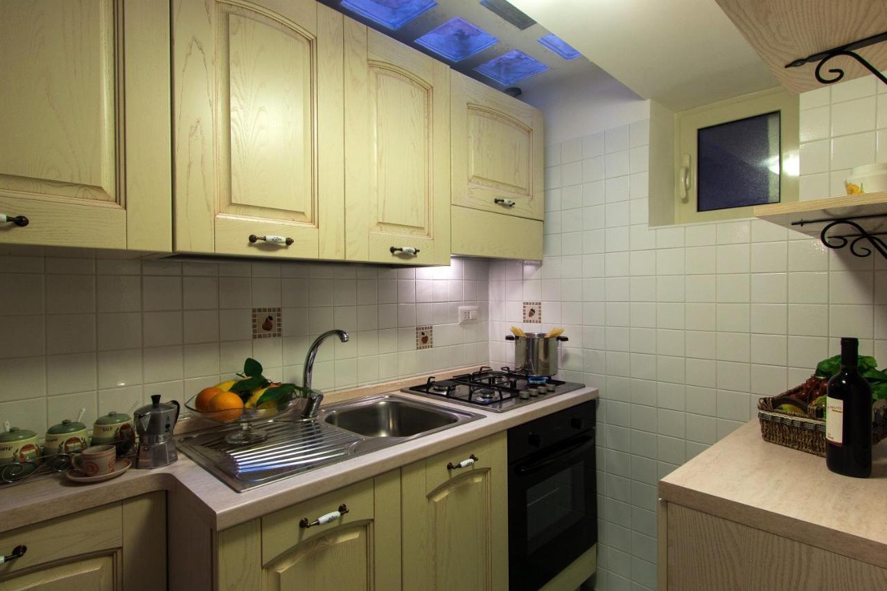 Comfy Apt 4 Sleeps Right In The Centre Sorrento Eksteriør billede